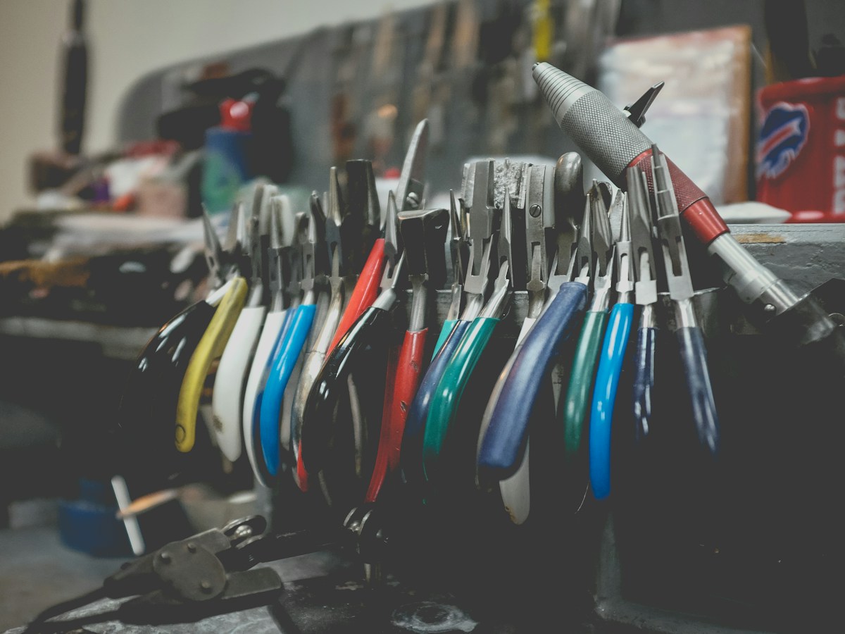 7 Essential Fiber Optic Tools for Faster FTTH Splicing